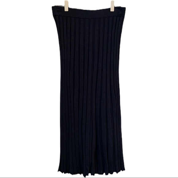 Club Monaco Dresses & Skirts - Club Monaco Ribbed Knit Slim Pleated  Midi Skirt Navy blue Size S